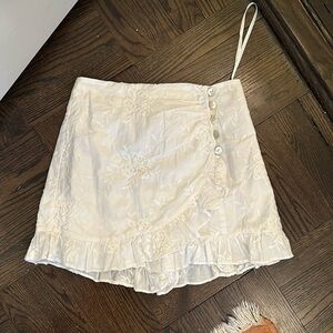 White lovers and friends skort